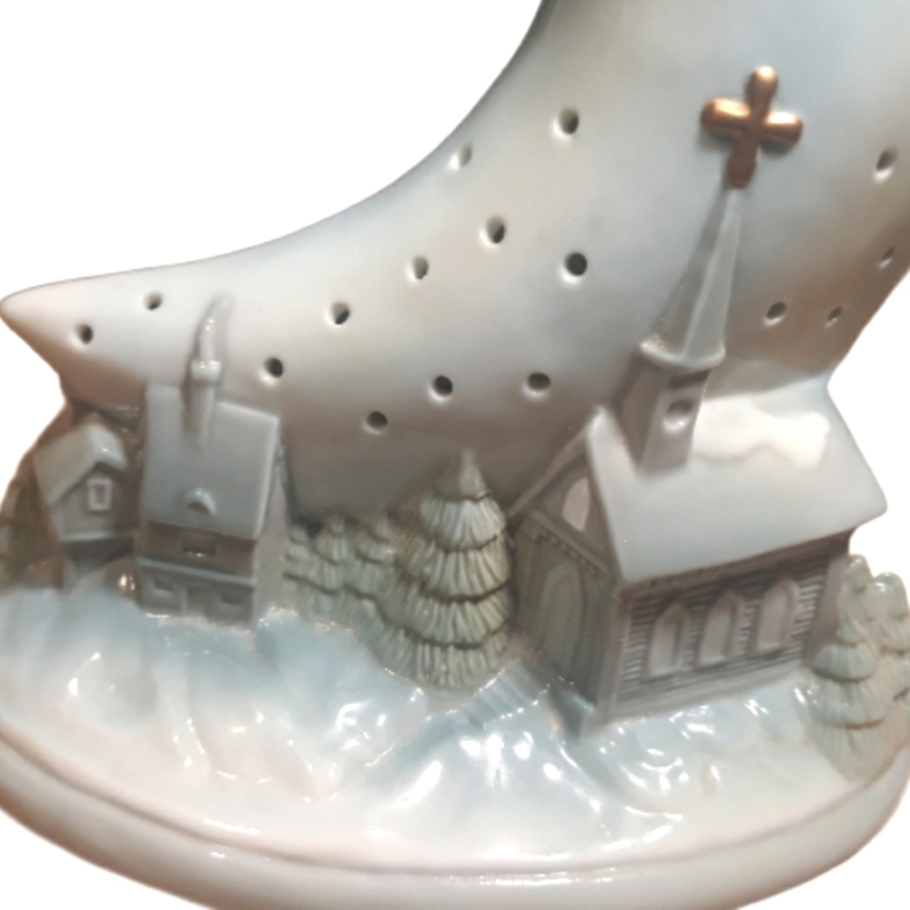 Vintage Decorative Outfit Ceramic Crescent Moon and Winter Village Table… - Picture 2 of 14